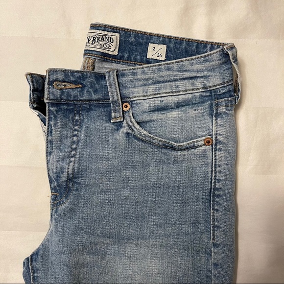 Lucky Brand Light Wash Skinny Jeans - Picture 3 of 7